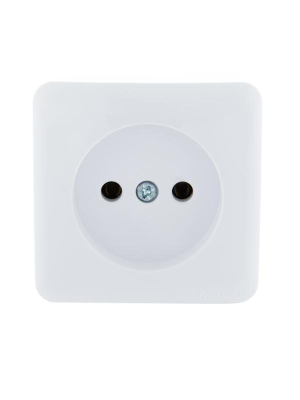 Розетка 1-м ОП Viola 16А IP20 без заземл. бел. 751-0200-121 - Lezard