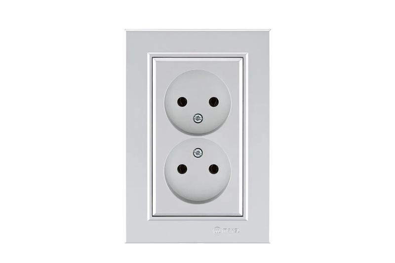 Розетка 2-м СП Karea 10А IP20 б/з сереб. 56065017 - Makel