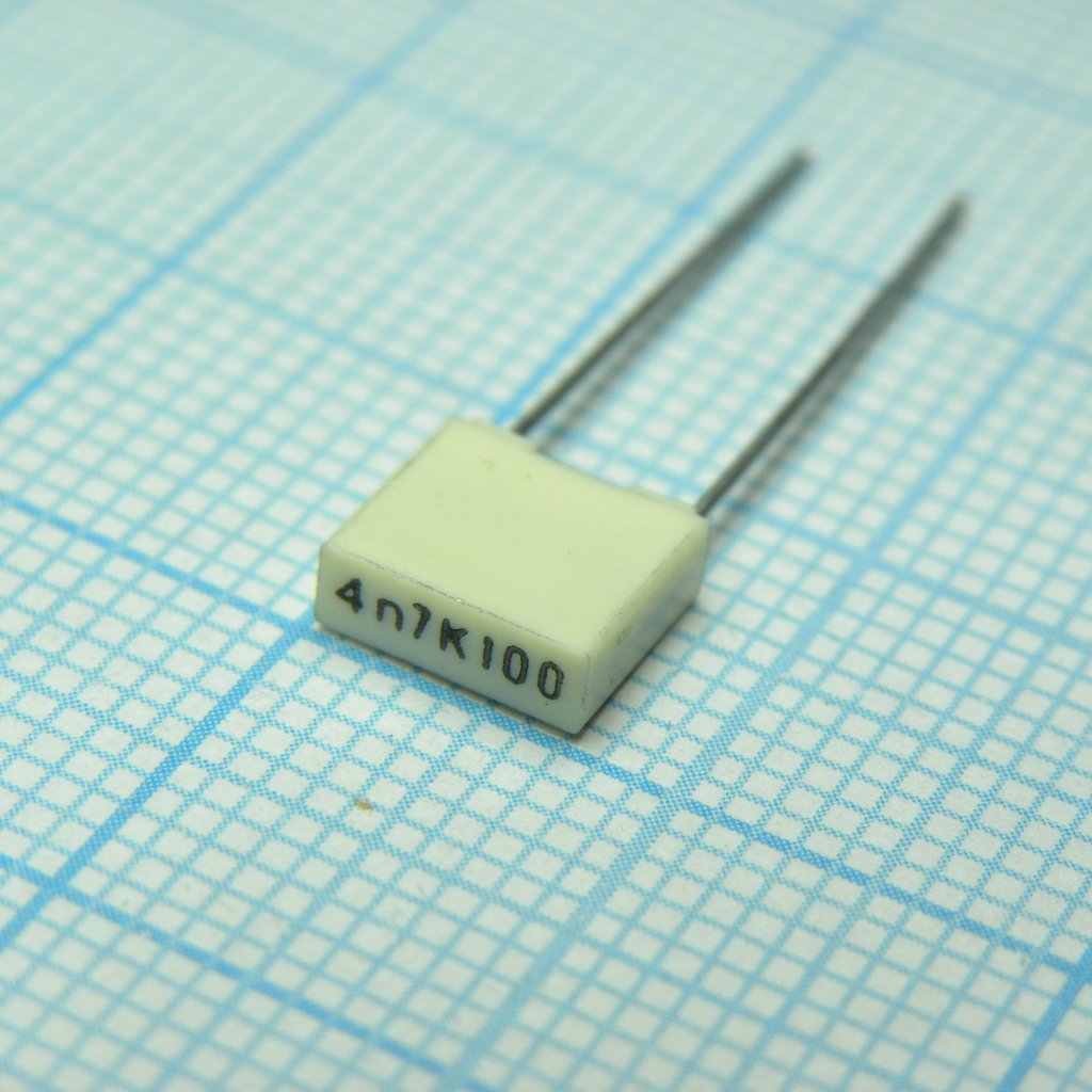 R82EC1470DQ50K - KEMET