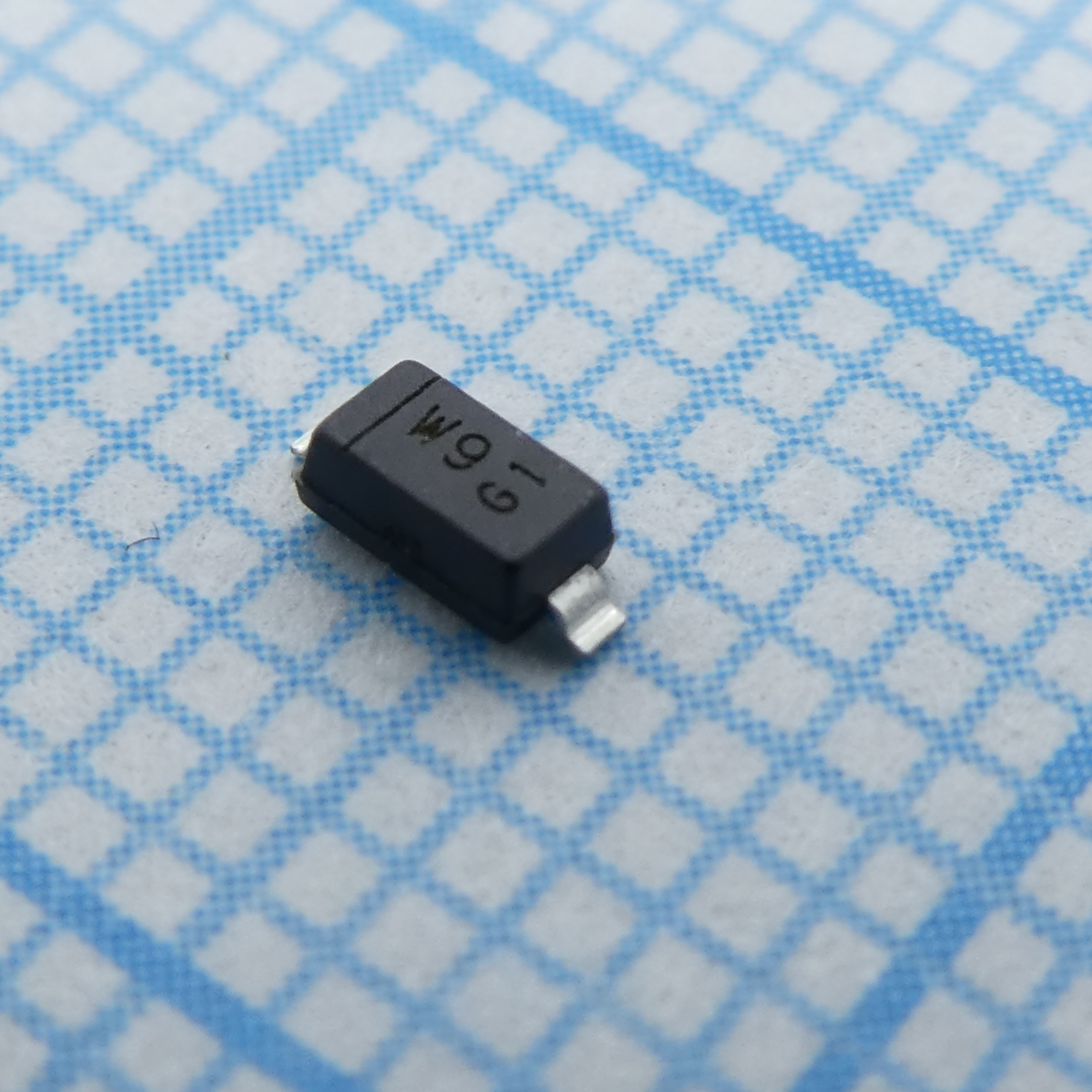 BZT52C5V6-7-F - DIODES