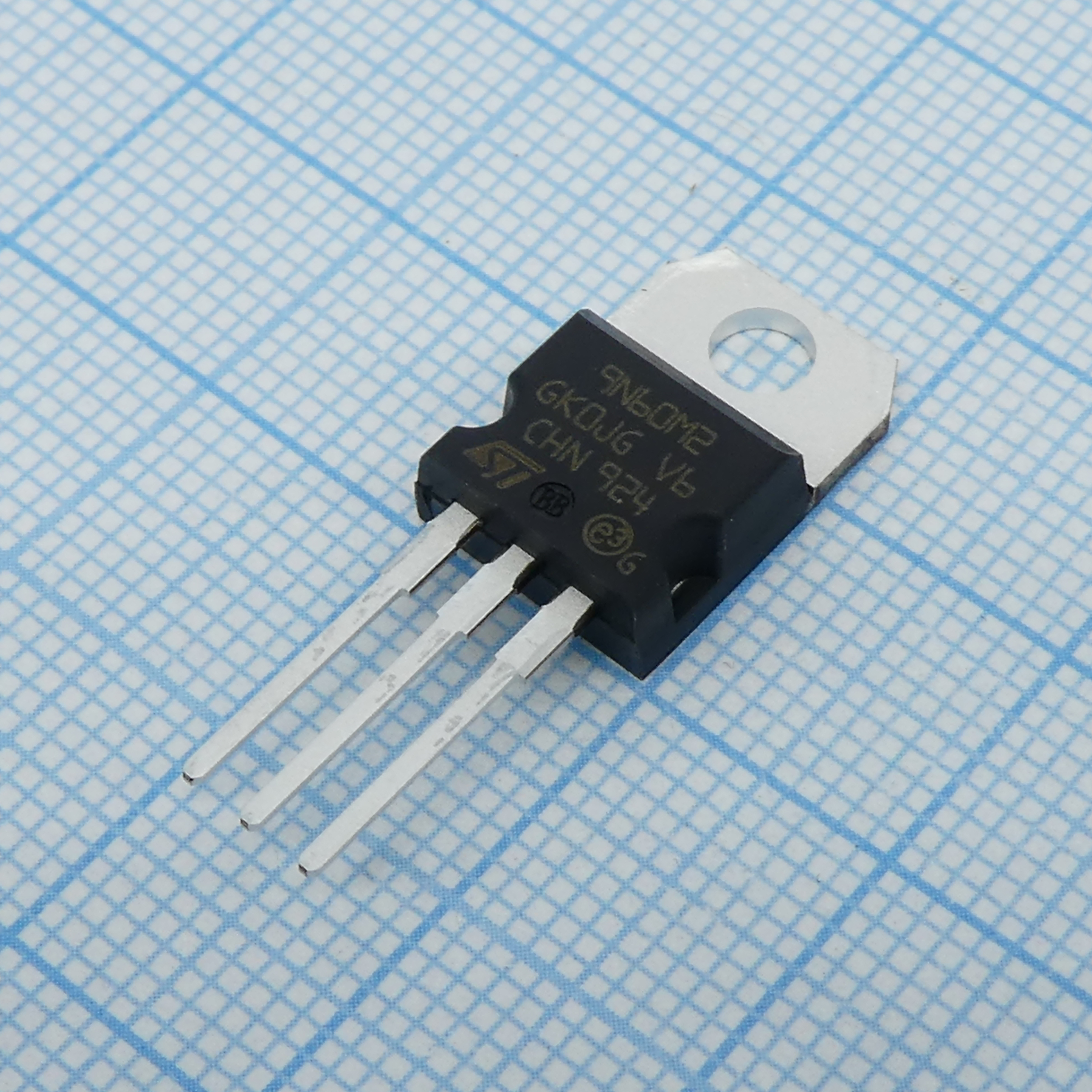 STP9N60M2 - STM