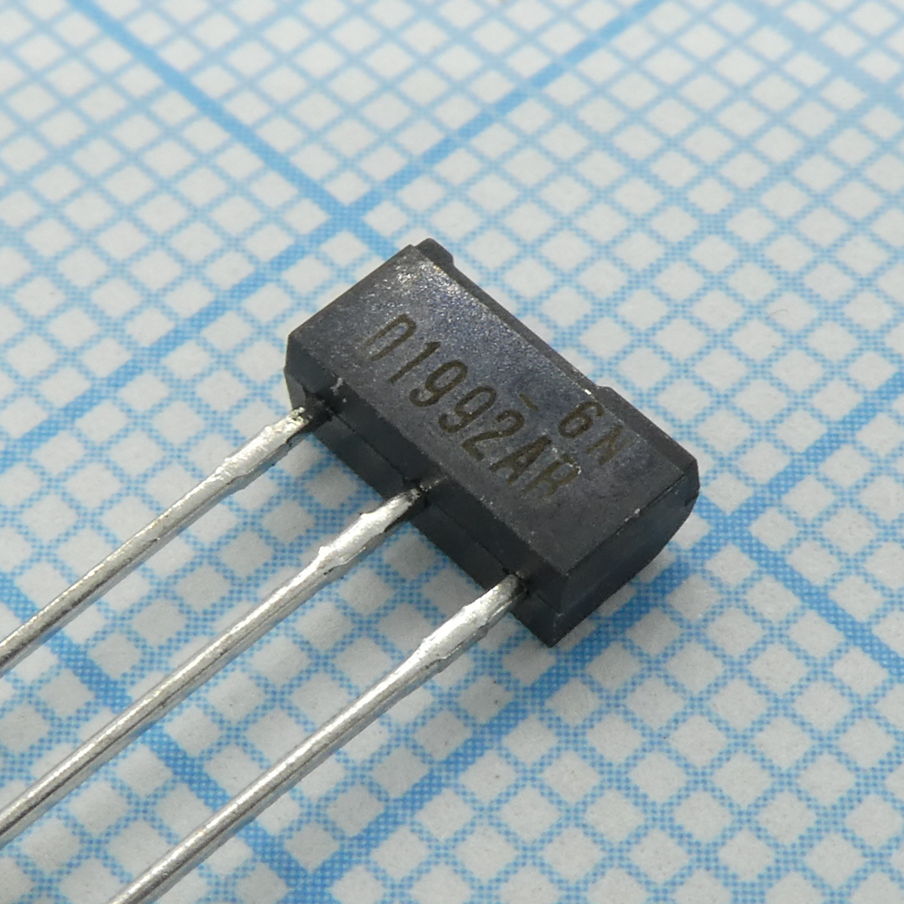 2SD1992A - MAT