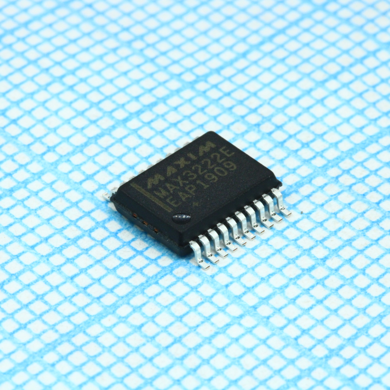 MAX3222EEAP+T - MAX