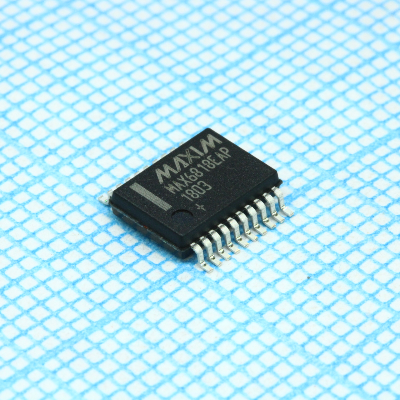 MAX6818EAP+T - MAX