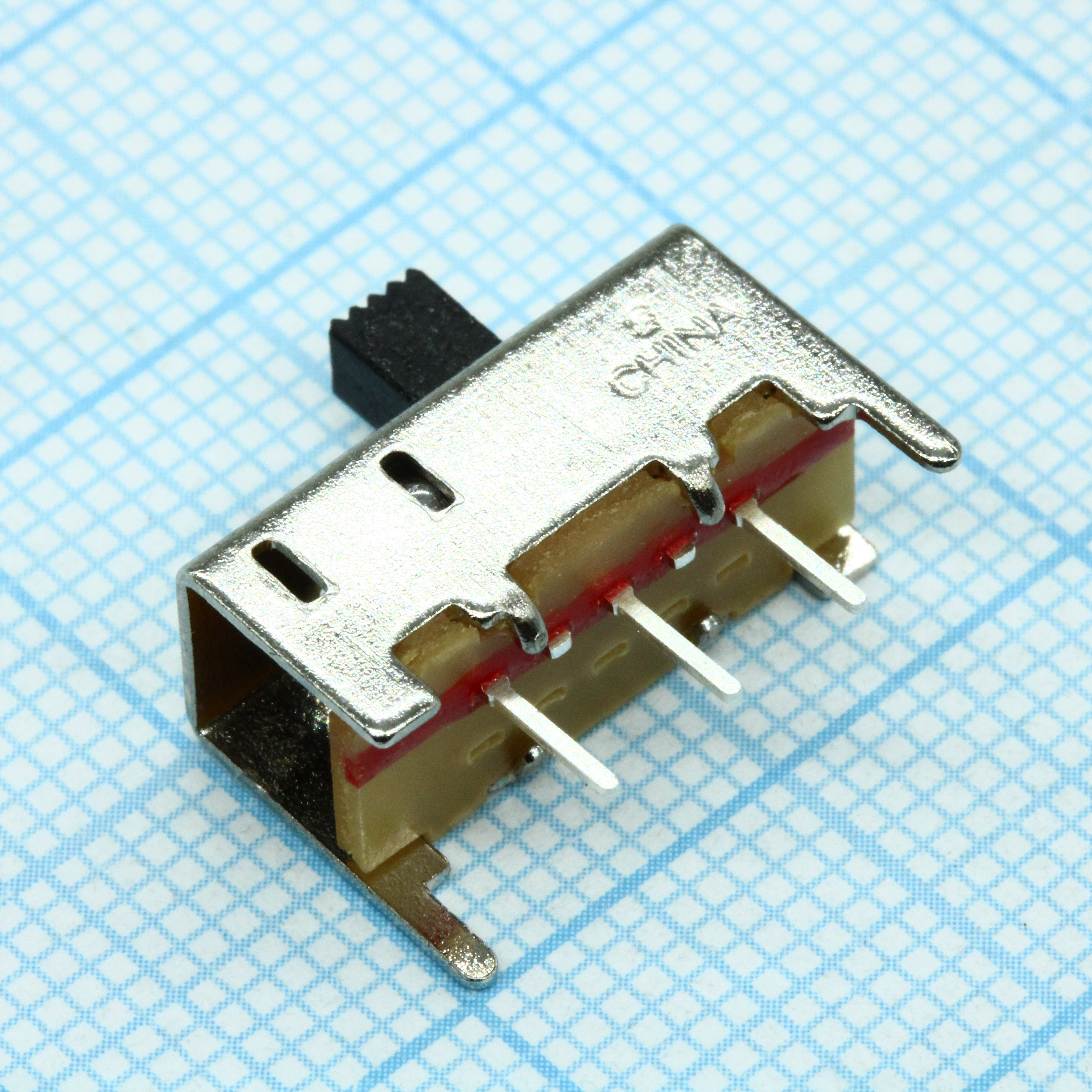 1825255-1 - TE Connectivity