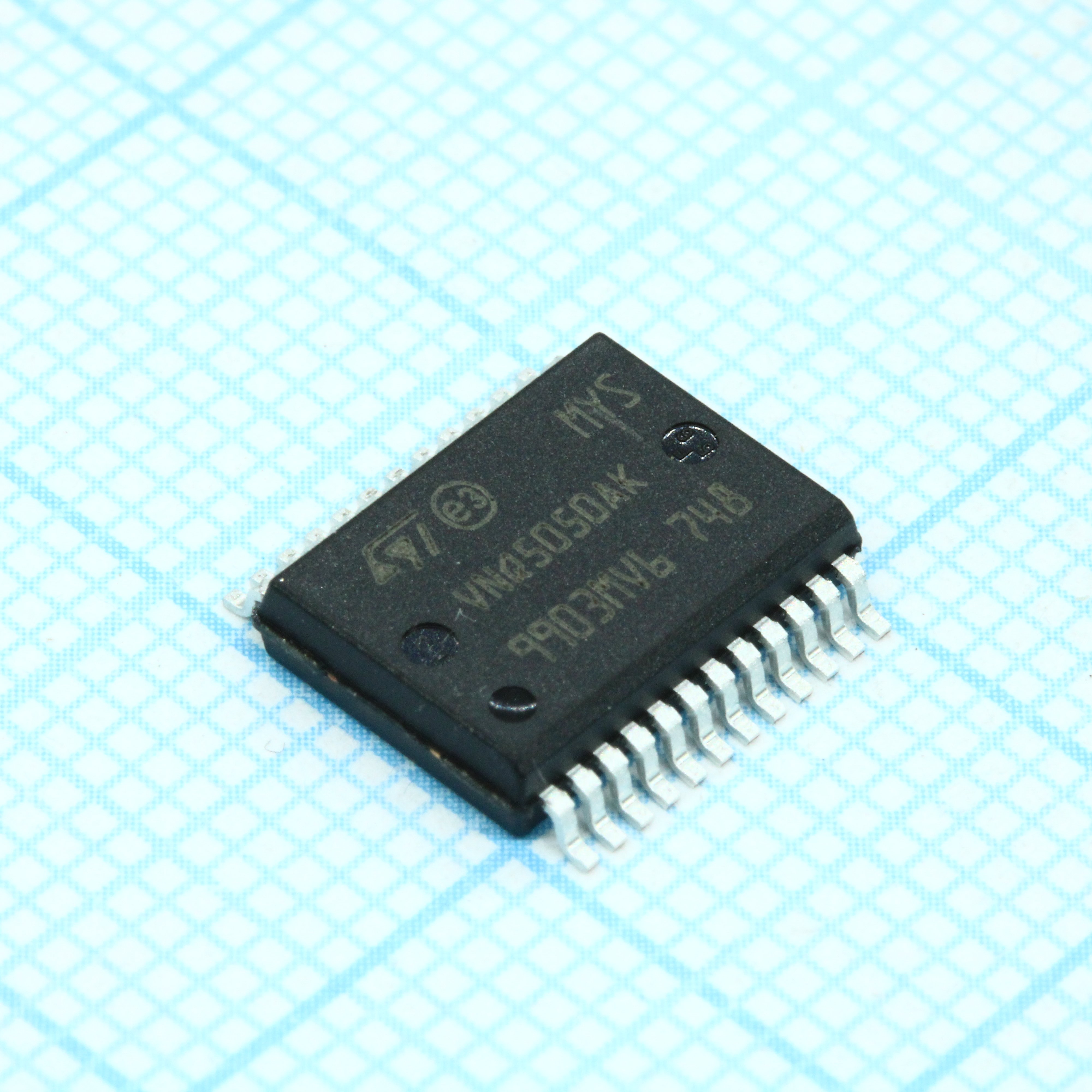 VNQ5050AKTR-E - STM