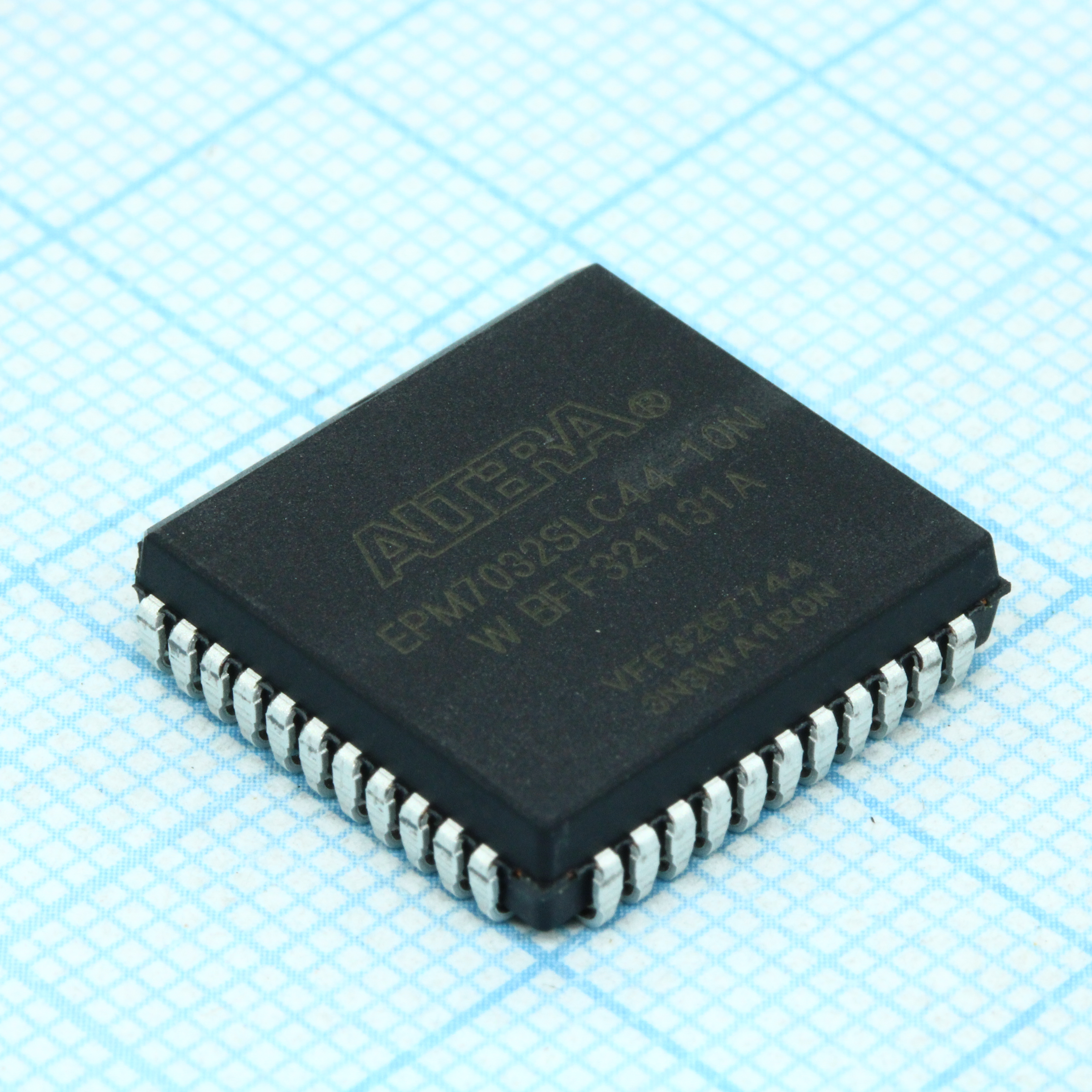EPM7032SLC44-10N - Altera