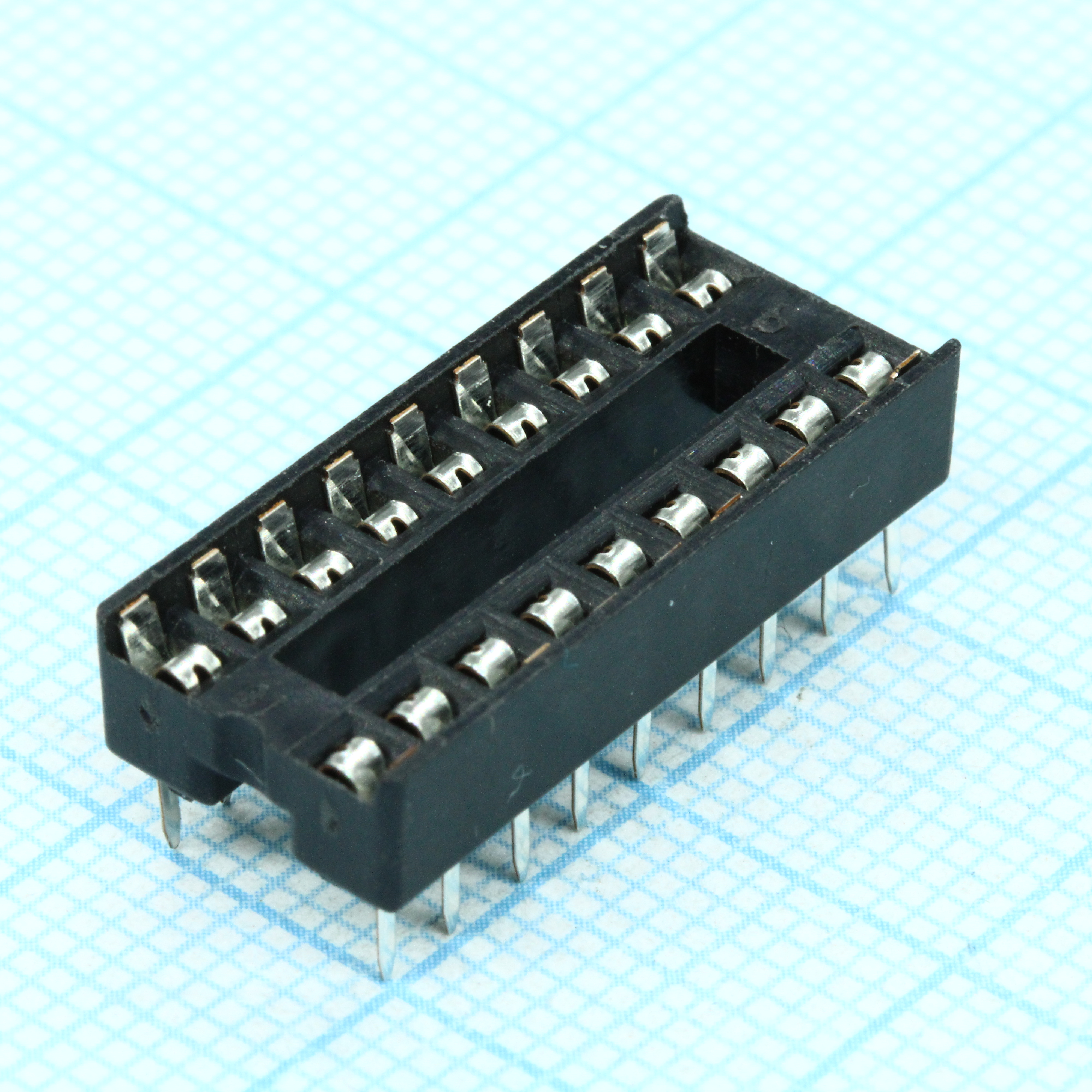 DS1009-18AT1NX-0A2 - CONNFLY