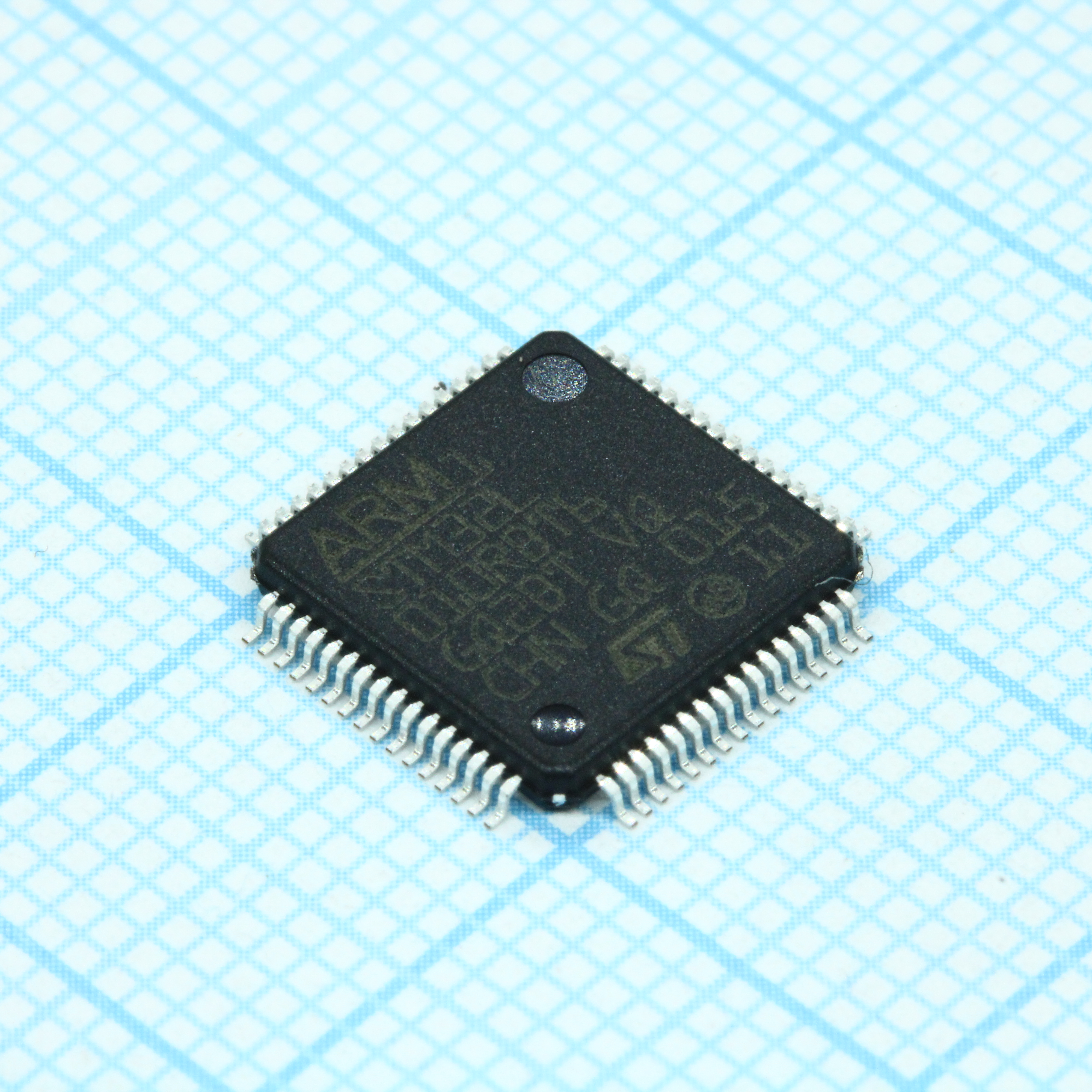 Купить STM32L010RBT6 STM оптом в Москве