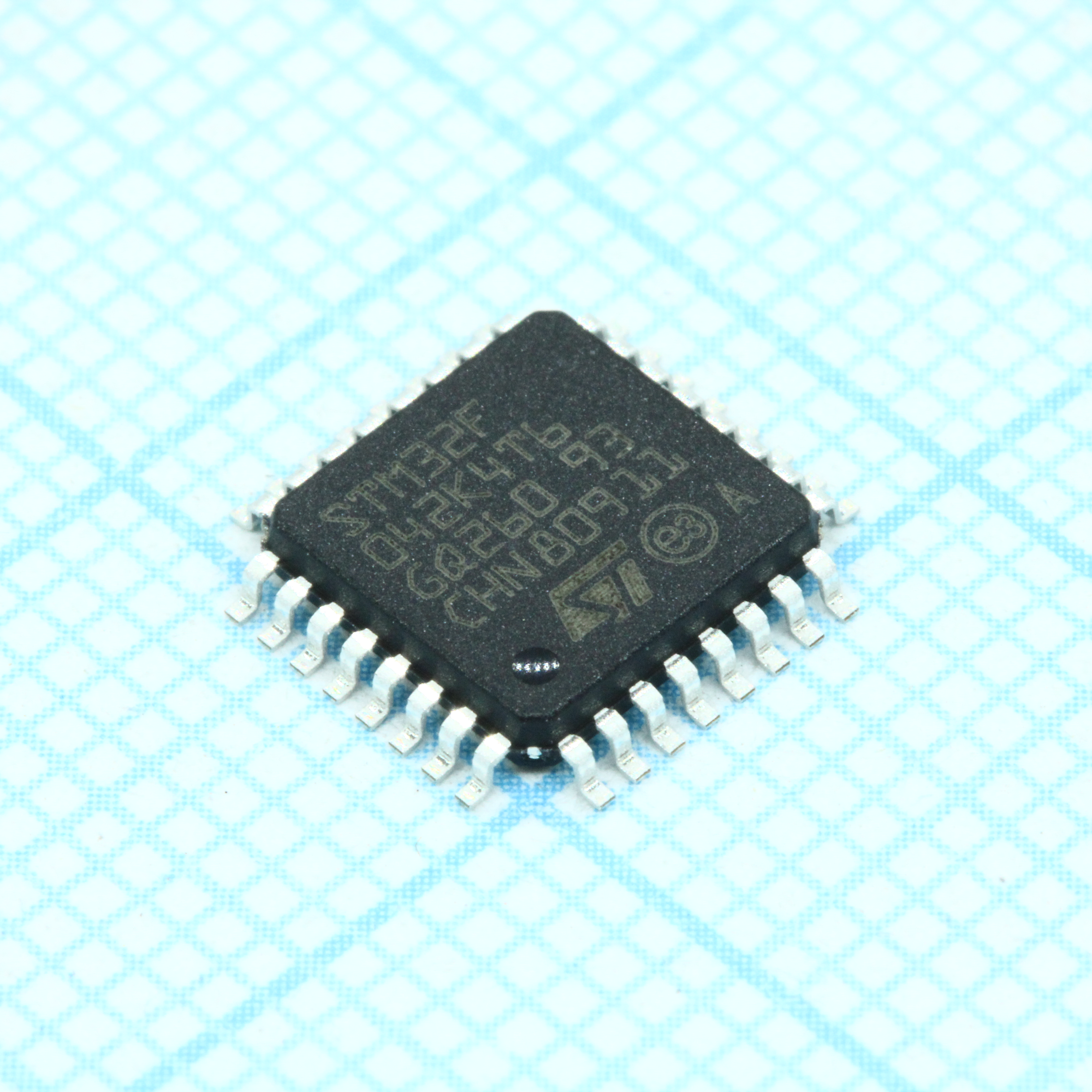 Купить STM32F042K4T6 STM оптом в Москве
