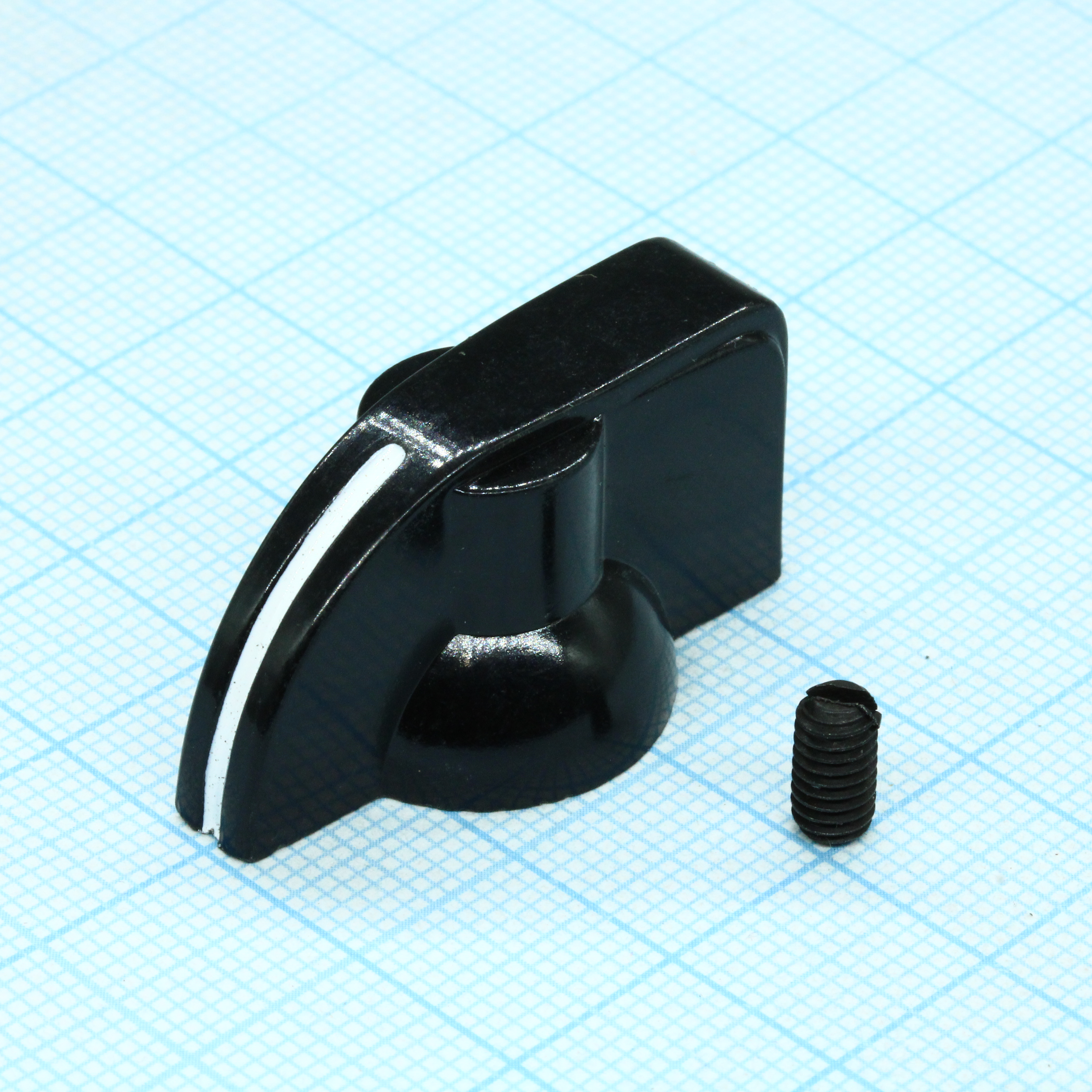 Ручка K7-2 bakelite (клювик) d=4 - YRE