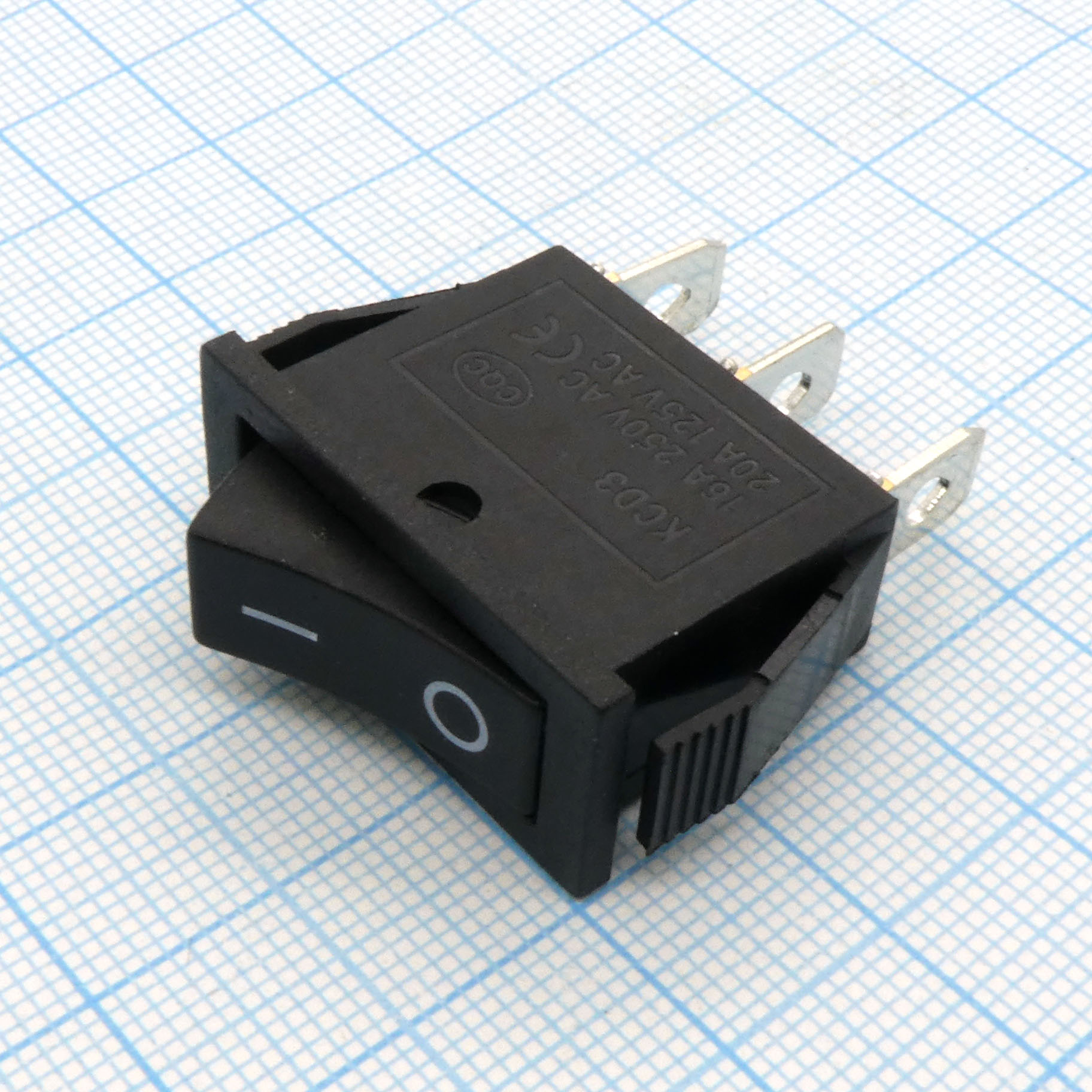 DS SC-7-102 ON-ON - .