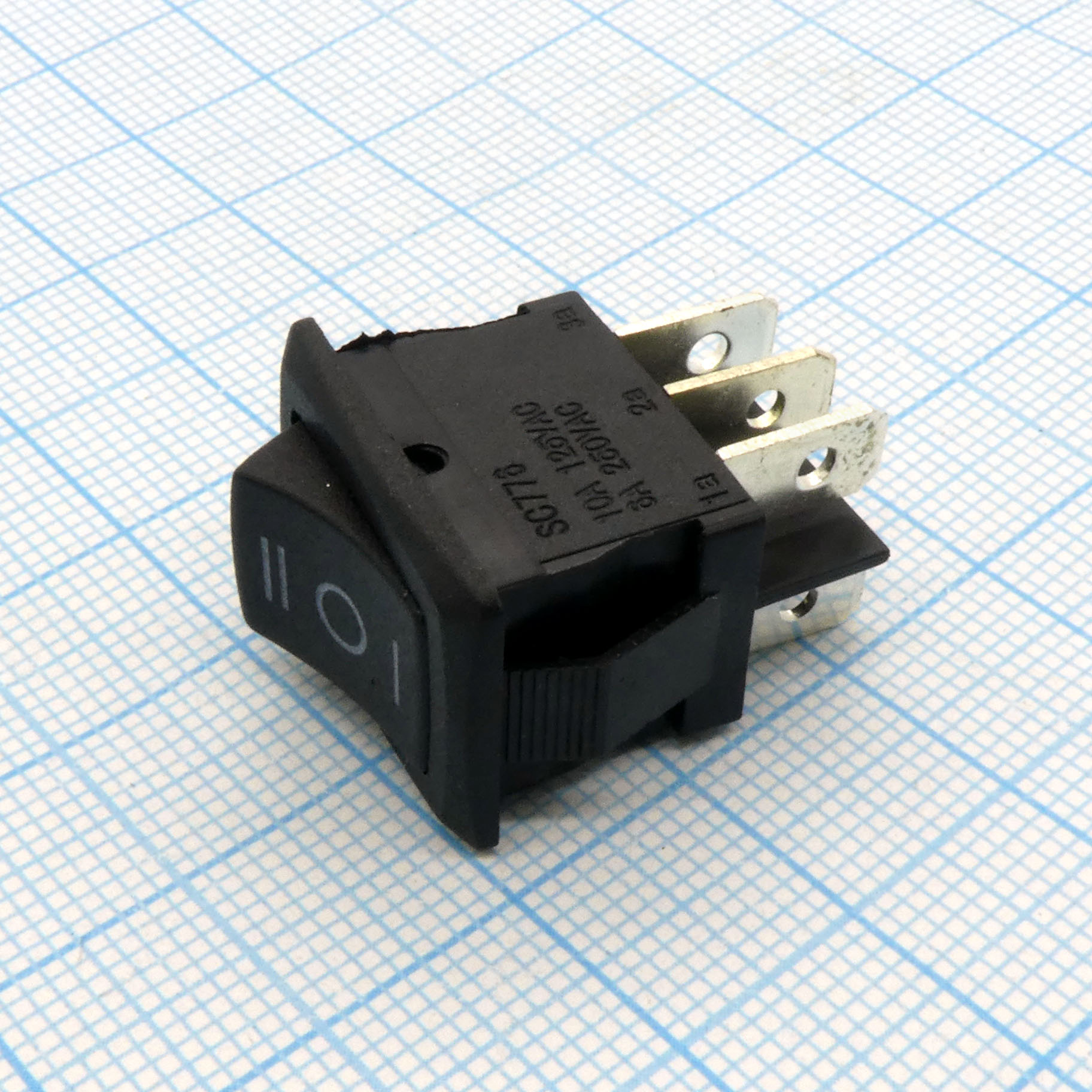 DS SC-776-213 (ON)-OFF-ON - .