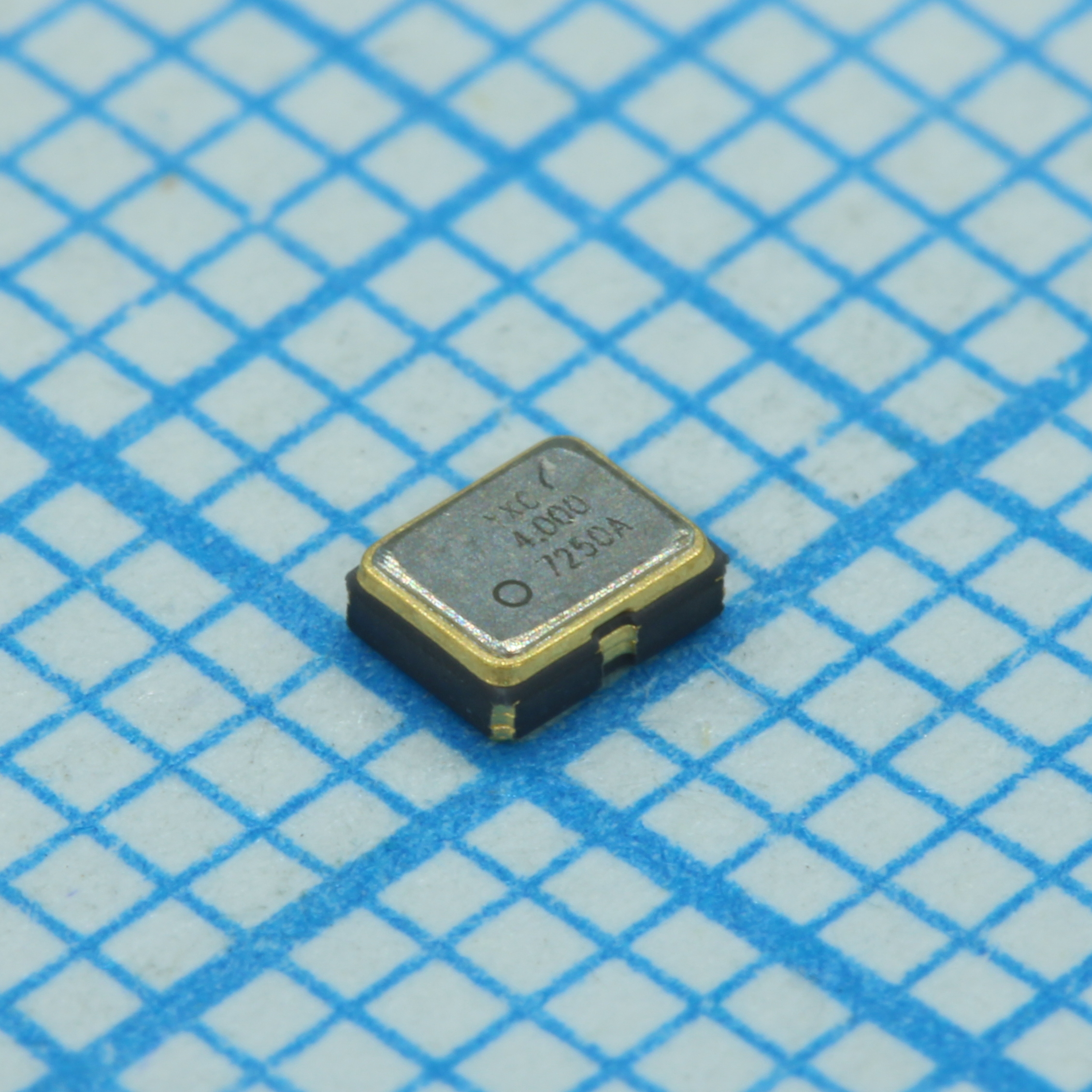 YSO690PR  4MHZ 3.3V 20PPM - YXC