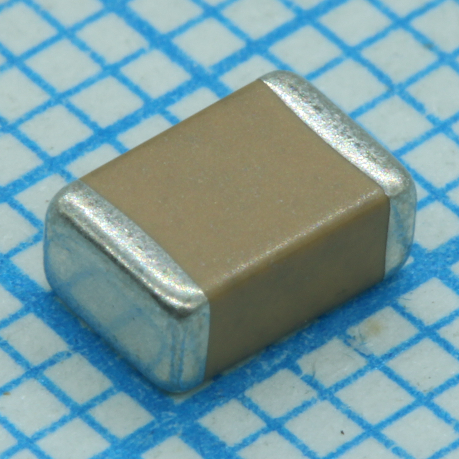 CC1812JKNPOBBN332 - YAGEO