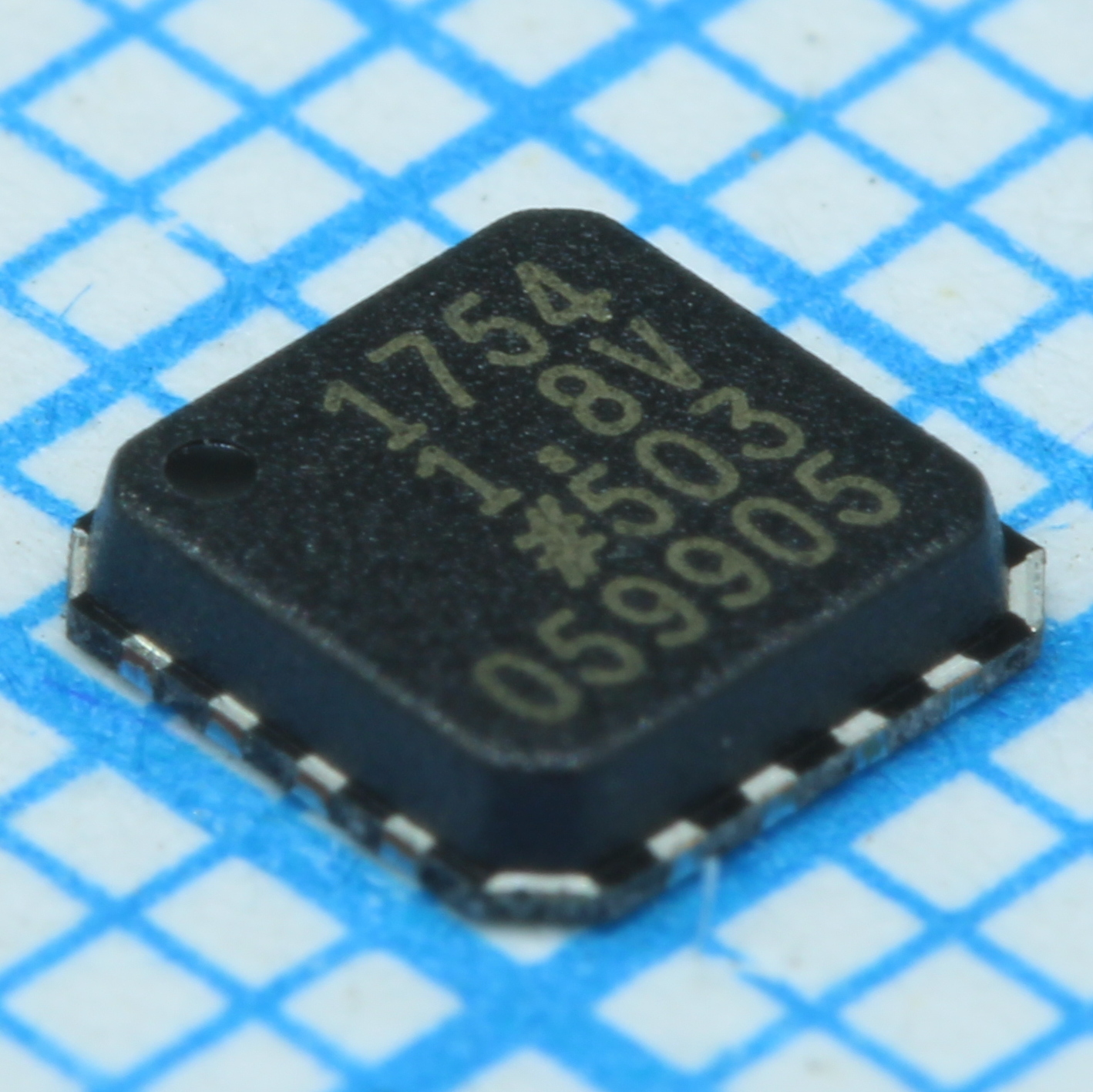 ADP1754ACPZ-1.8-R7 - AD