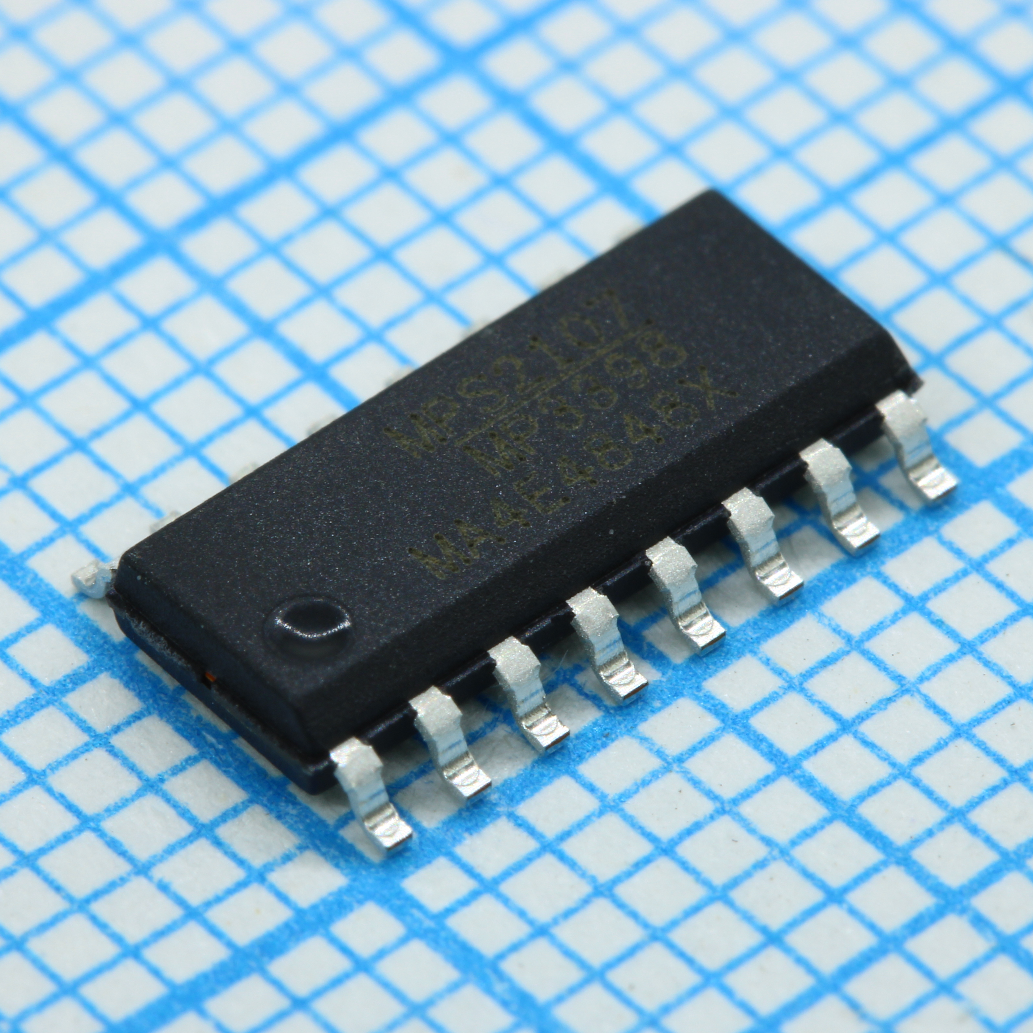 ADG211AKRZ-REEL7 - AD