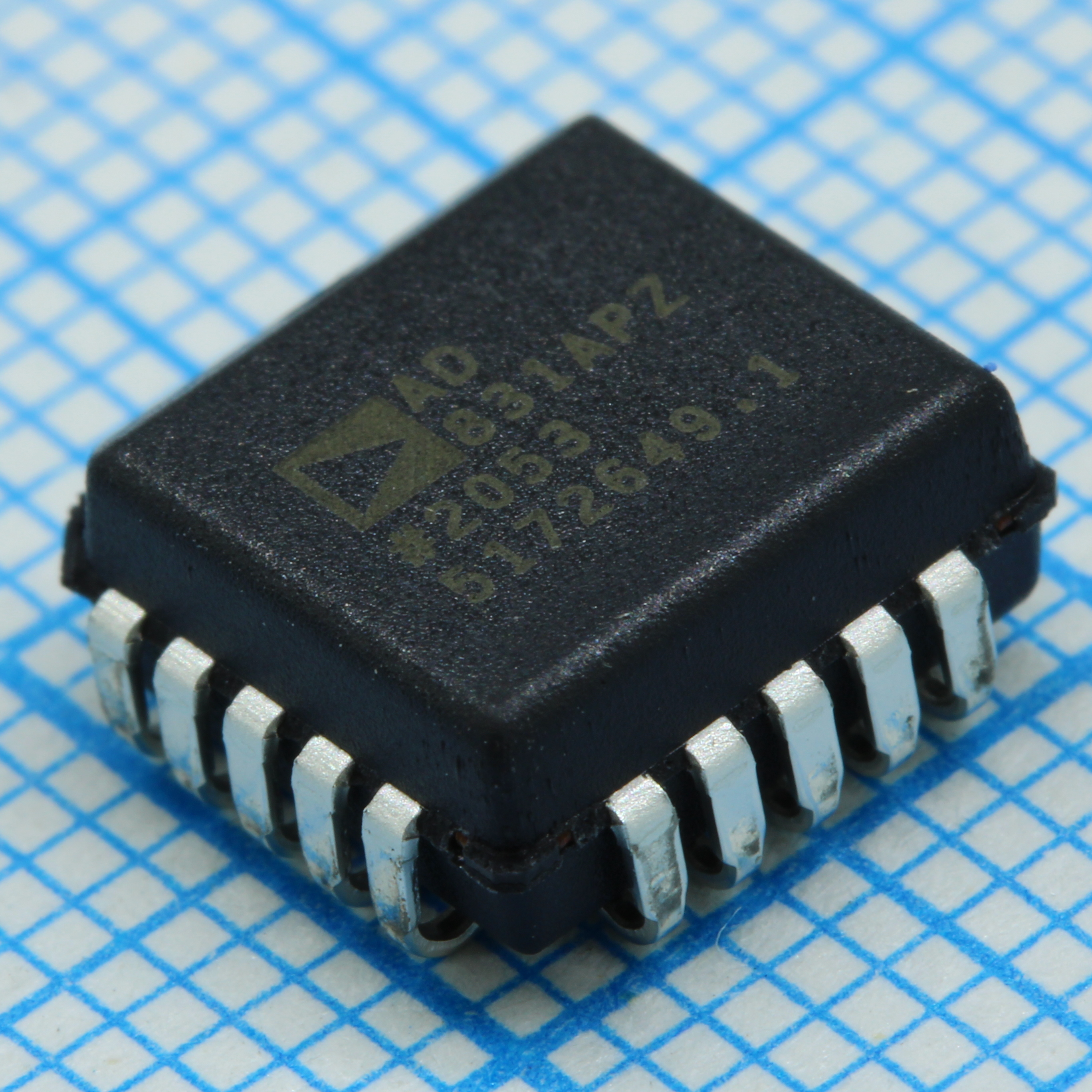 AD831APZ - AD