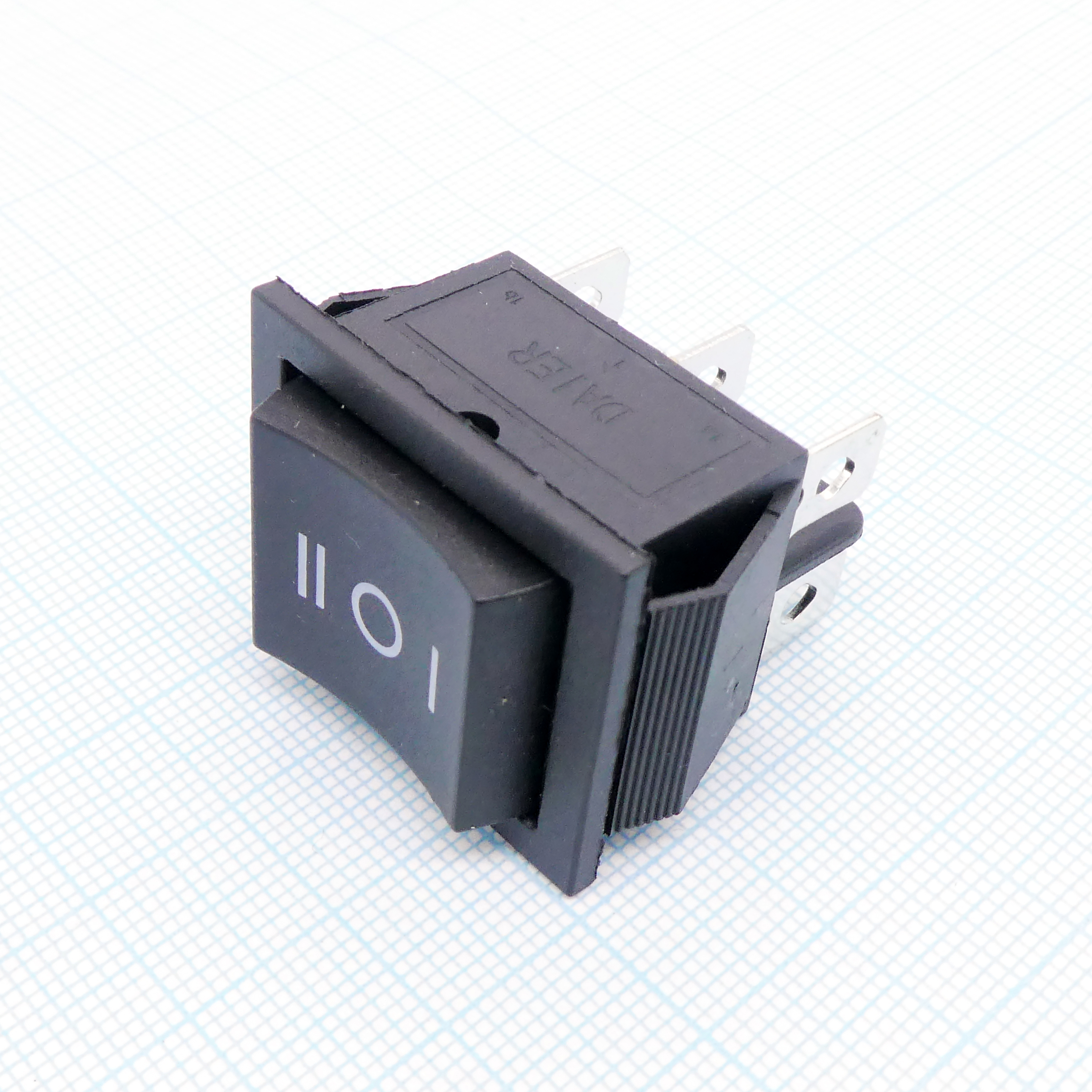 DS KCD2-203 ON-OFF-ON - .