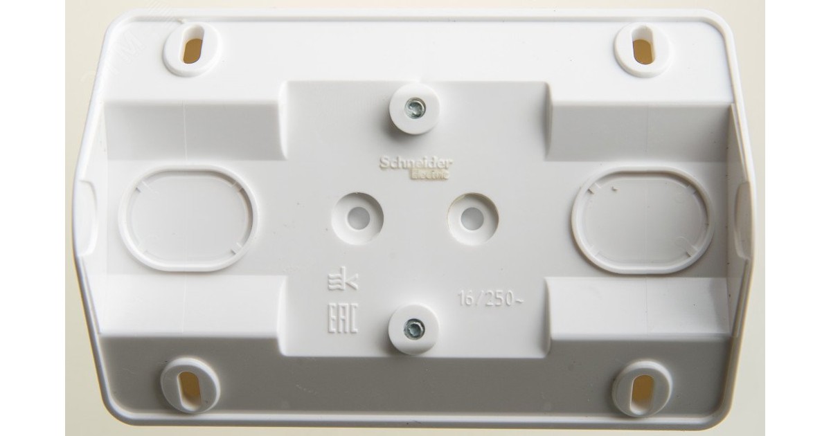 Купить Розетка угловая 2-м ОП Этюд 16А IP20 250В с заземл. защ. шторки бел. SE PA16-108B Systeme Electric оптом в Москве