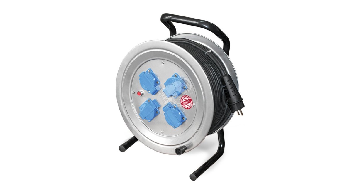 Купить Удлинитель силовой ТМ Союз на металлической катушке 4 гнезда 3700 Вт защитная крышка КГ IP-44 30м 481S-3903. УНИВЕРСАЛ оптом в Москве