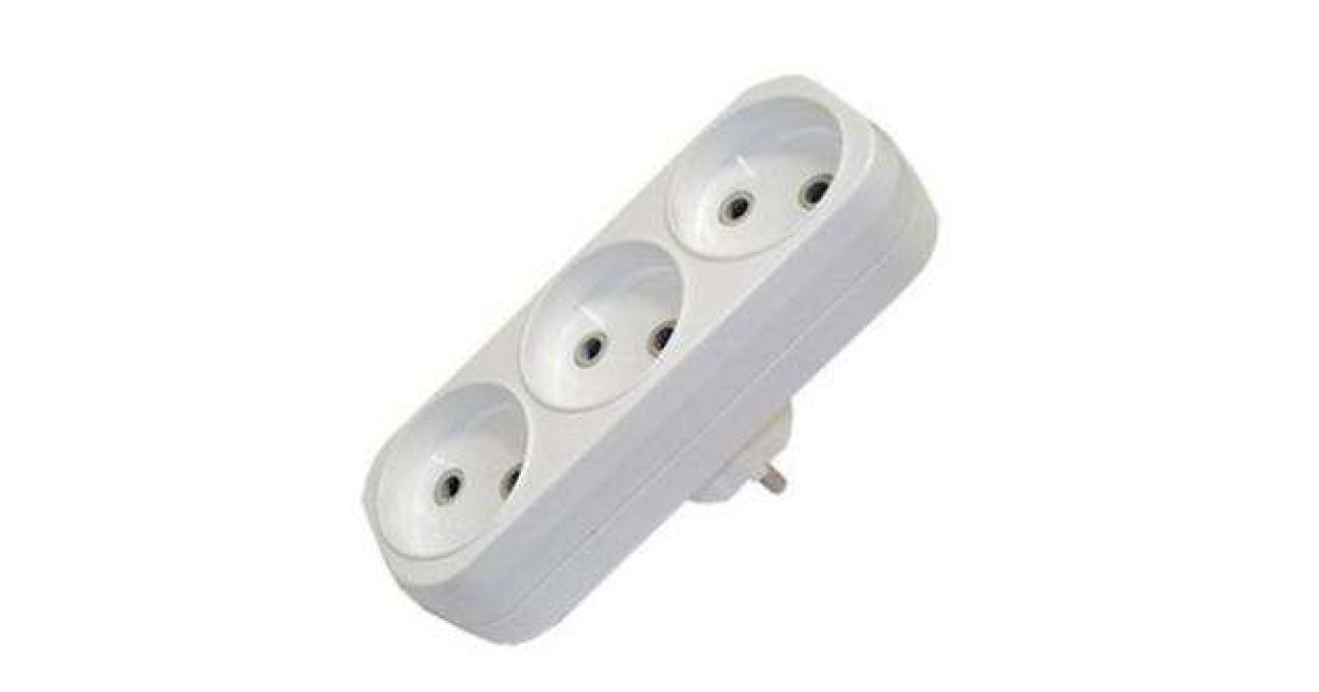 Купить Разветвитель 3-м без заземл. 10А плоский А203 UNIVersal оптом в Москве