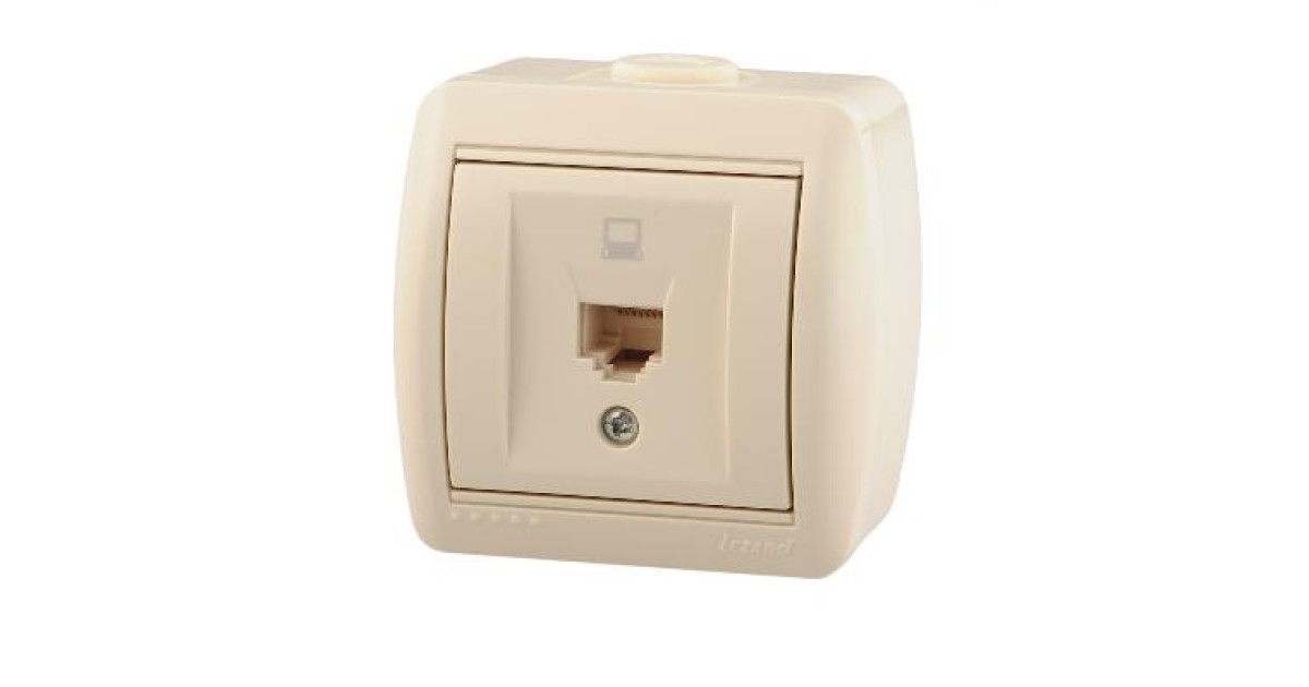 Купить Розетка компьютерная 1-м ОП Nata RJ45 16А IP20 крем. 710-0300-139 Lezard оптом в Москве