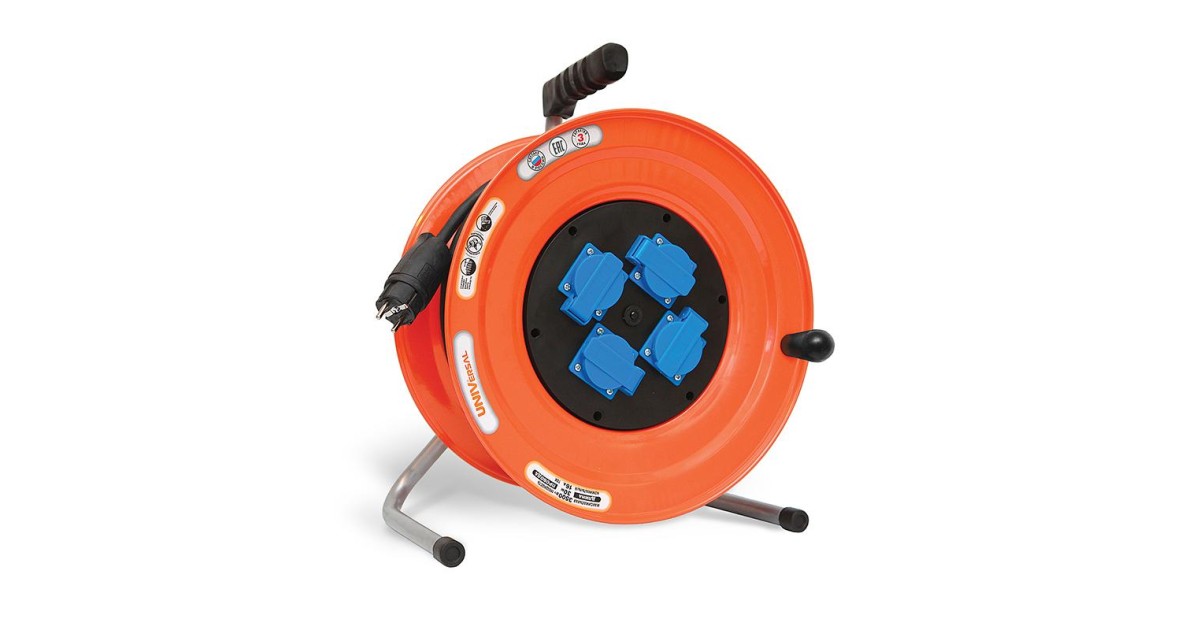 Купить Удлинитель на катушке 4х30м с заземл. 16А IP44 У16-046 КГ 3х2.5 термозащита с защ. крышкой 9633327 UNIVersal оптом в Москве