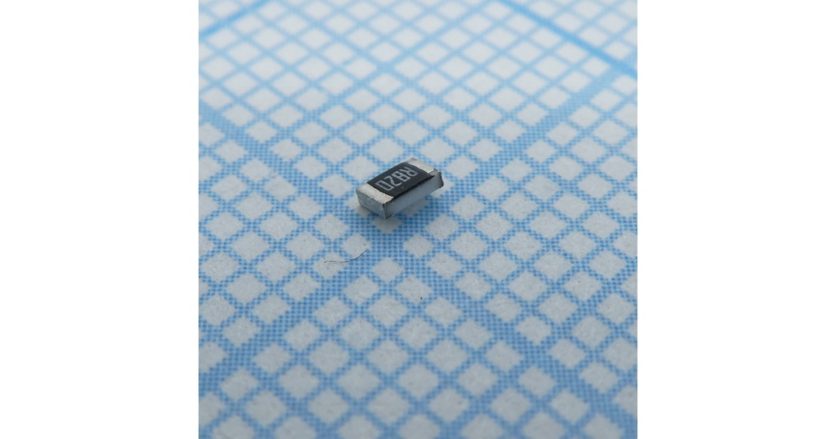 Купить RL0805FR-070R82L YAGEO оптом в Москве