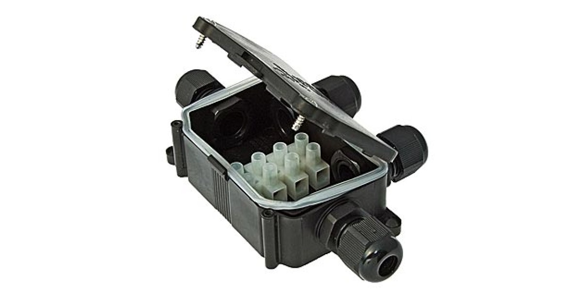 Купить BOX-4 IP65 3PIN CA10-4P  10A/450V RUICHI оптом в Москве